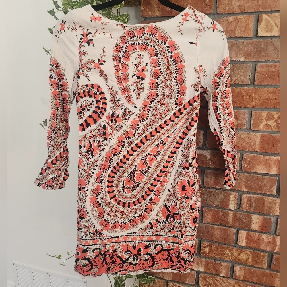 Old Navy Coral and Black Paisley Long Sleeve Dress
